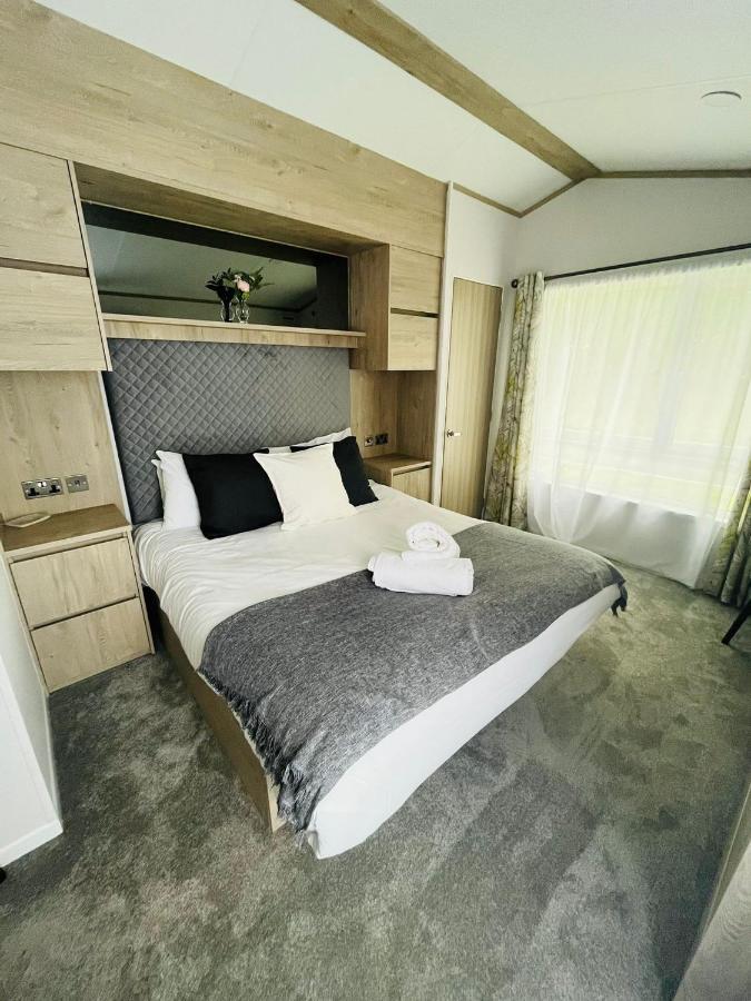 Fir Tree Lodge With Hot Tub يورك المظهر الخارجي الصورة