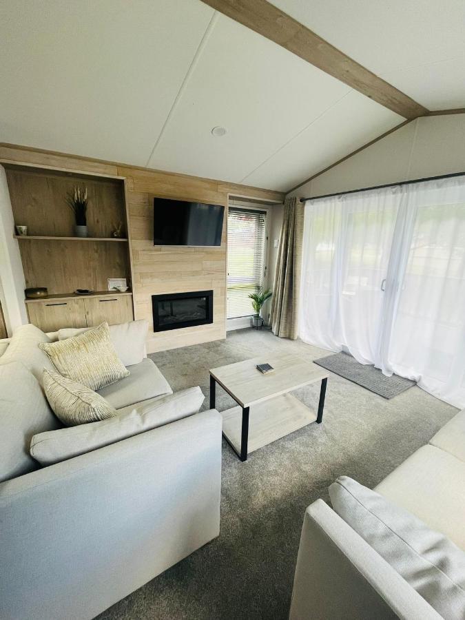 Fir Tree Lodge With Hot Tub يورك المظهر الخارجي الصورة